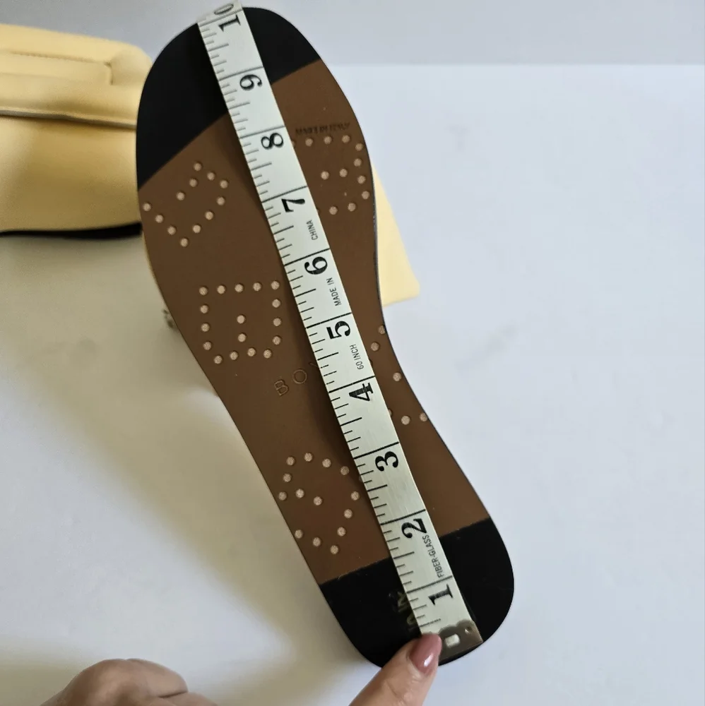 BOYY Leather Flat Sandals Size 39 Light Yellow - Picture 9 of 10